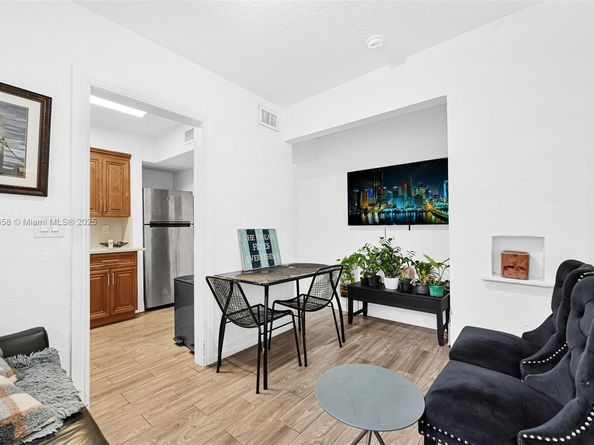 1784 Marseille Dr, Miami Beach FL 33141