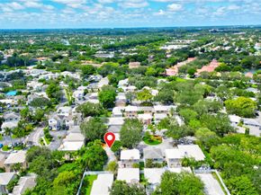 9834 NW 2nd Ct, Plantation FL 33324