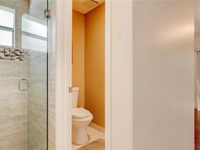 9834 NW 2nd Ct, Plantation FL 33324