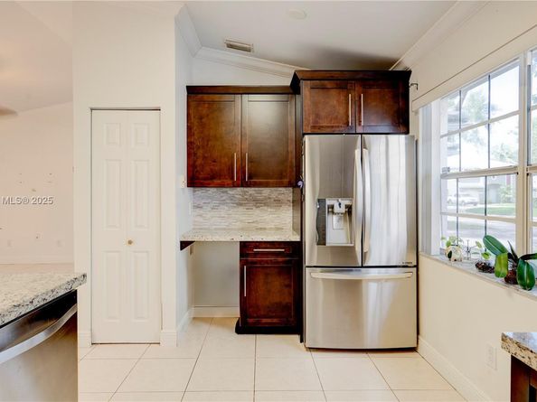9834 NW 2nd Ct, Plantation FL 33324