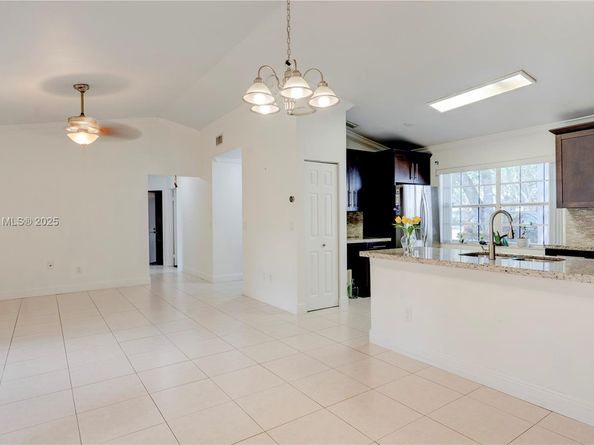 9834 NW 2nd Ct, Plantation FL 33324