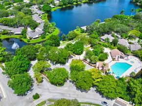 9834 NW 2nd Ct, Plantation FL 33324
