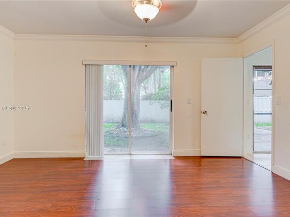 9834 NW 2nd Ct, Plantation FL 33324