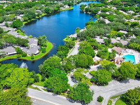 9834 NW 2nd Ct, Plantation FL 33324