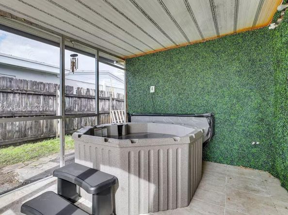 6950 SW 26th St, Miramar FL 33023