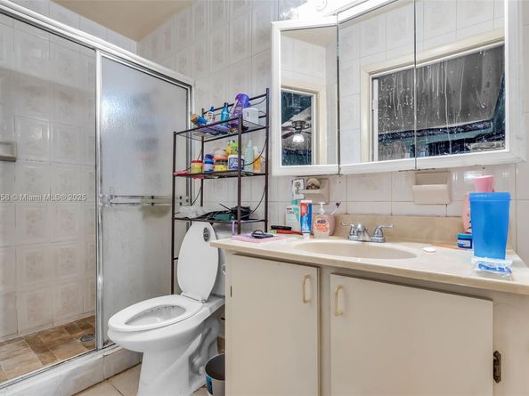 105 NE 213th St, Miami Gardens FL 33179