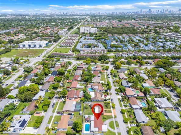 105 NE 213th St, Miami Gardens FL 33179