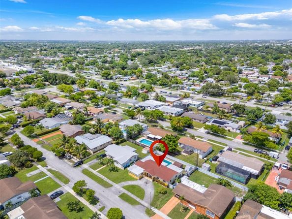 105 NE 213th St, Miami Gardens FL 33179