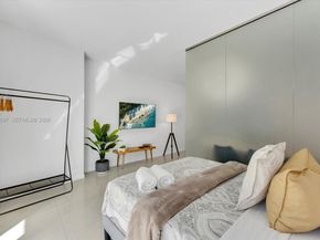 485 Brickell Ave 1807, Miami FL 33131