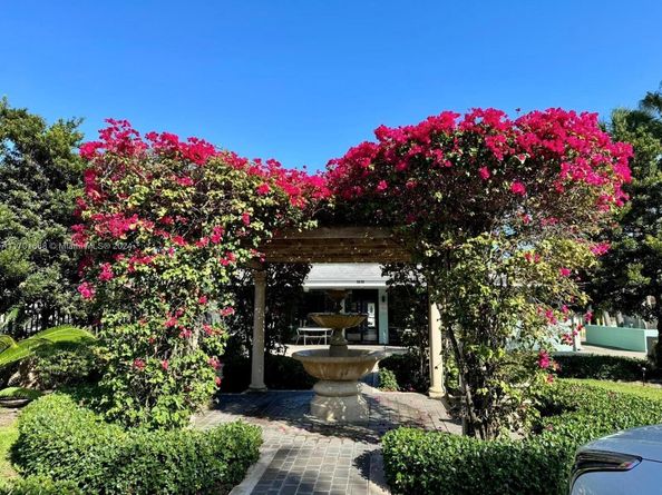 606 SW Natura Blvd 207, Deerfield Beach FL 33441