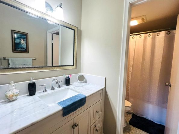 606 SW Natura Blvd 207, Deerfield Beach FL 33441