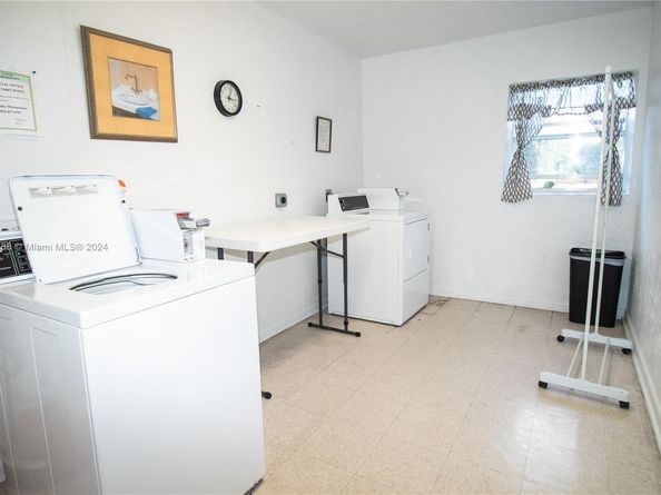 606 SW Natura Blvd 207, Deerfield Beach FL 33441