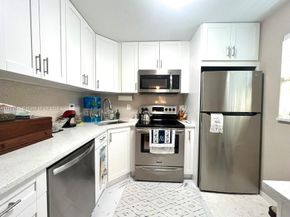 606 SW Natura Blvd 207, Deerfield Beach FL 33441