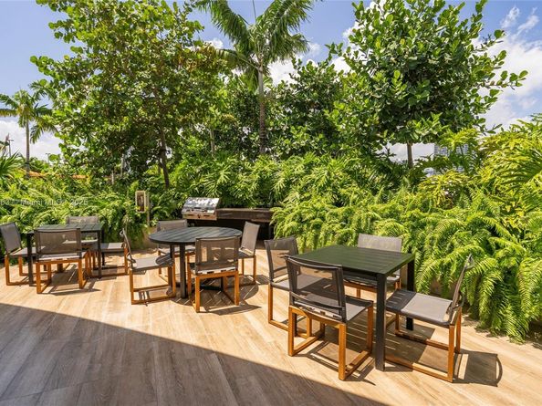 700 NE 24th St 2101, Miami FL 33137