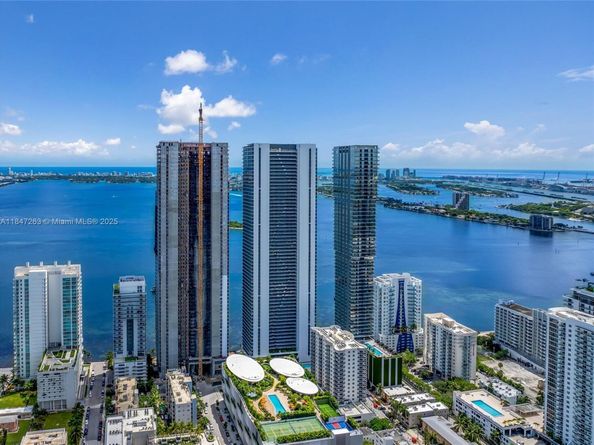 700 NE 24th St 2101, Miami FL 33137