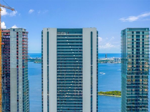 700 NE 24th St 2101, Miami FL 33137