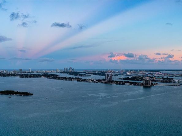 700 NE 24th St 2101, Miami FL 33137