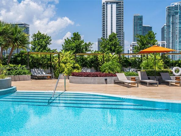 700 NE 24th St 2101, Miami FL 33137