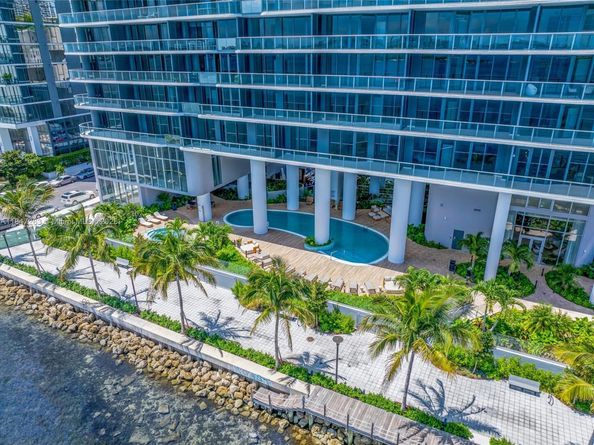 700 NE 24th St 2101, Miami FL 33137