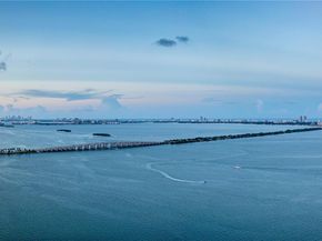 700 NE 24th St 2101, Miami FL 33137