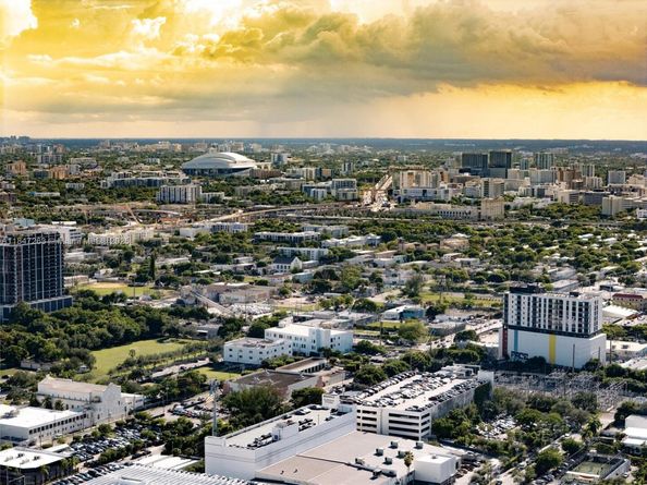 700 NE 24th St 2101, Miami FL 33137