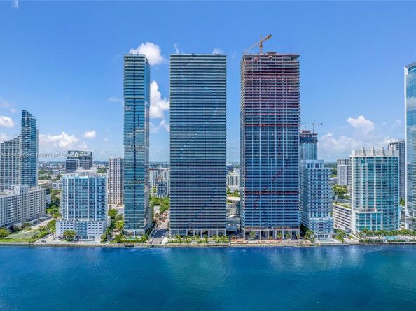 700 NE 24th St 2101, Miami FL 33137