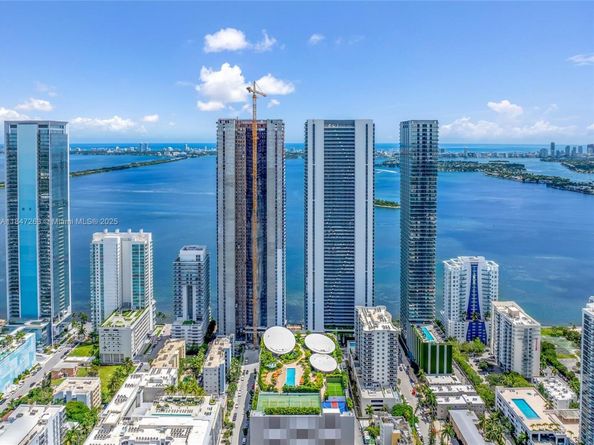 700 NE 24th St 2101, Miami FL 33137