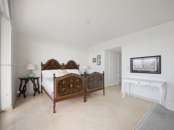 1000 S Pointe Dr 703, Miami Beach FL 33139