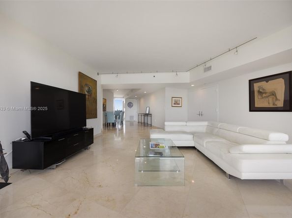 1000 S Pointe Dr 703, Miami Beach FL 33139
