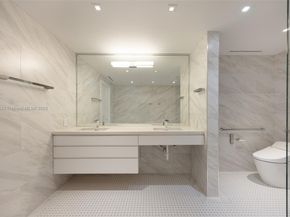 1000 S Pointe Dr 703, Miami Beach FL 33139