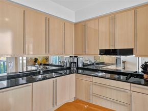 1000 S Pointe Dr 703, Miami Beach FL 33139