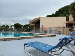 8889 Fontainebleau Blvd 403, Miami FL 33172