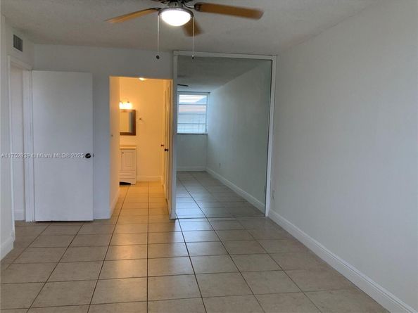 8889 Fontainebleau Blvd 403, Miami FL 33172