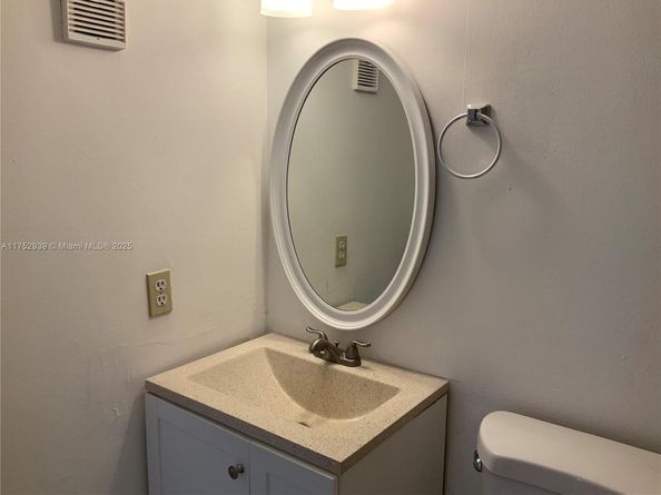 8889 Fontainebleau Blvd 403, Miami FL 33172