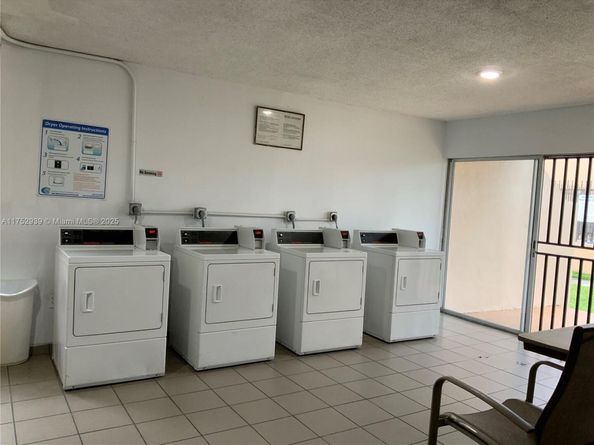 8889 Fontainebleau Blvd 403, Miami FL 33172