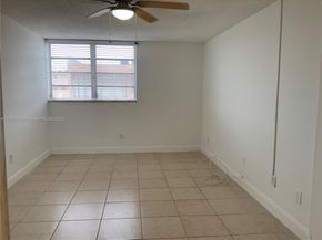 8889 Fontainebleau Blvd 403, Miami FL 33172