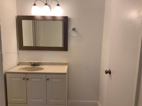 8889 Fontainebleau Blvd 403, Miami FL 33172