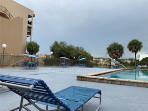8889 Fontainebleau Blvd 403, Miami FL 33172
