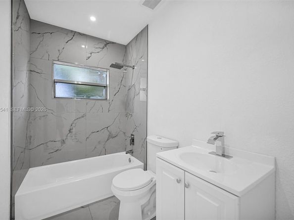 2932 NW 159th St, Miami Gardens FL 33054