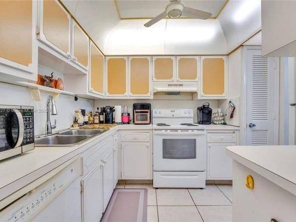 8901 NW 38th Dr 106, Coral Springs FL 33065