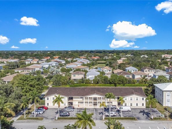 8901 NW 38th Dr 106, Coral Springs FL 33065