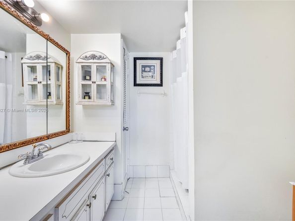 8901 NW 38th Dr 106, Coral Springs FL 33065