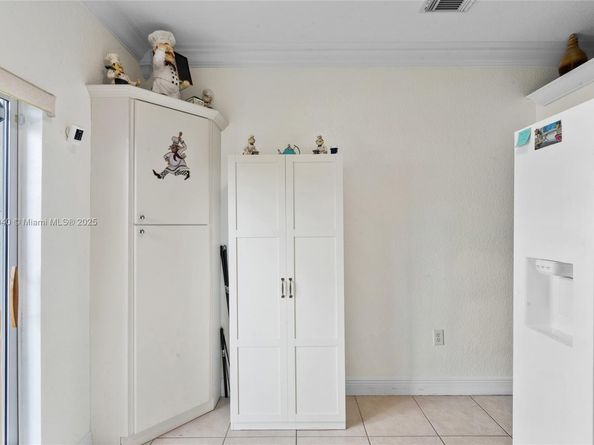 6900 NW 179th St 1091, Hialeah FL 33015