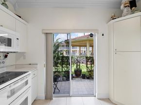 6900 NW 179th St 1091, Hialeah FL 33015