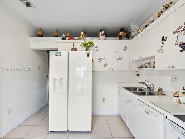 6900 NW 179th St 1091, Hialeah FL 33015
