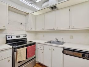 13455 SW 3rd St 203S, Pembroke Pines FL 33027