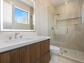 807 SW 12th Ave, Fort Lauderdale FL 33312