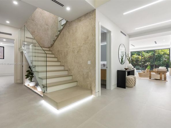 807 SW 12th Ave, Fort Lauderdale FL 33312