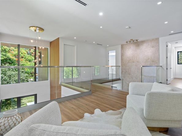 807 SW 12th Ave, Fort Lauderdale FL 33312