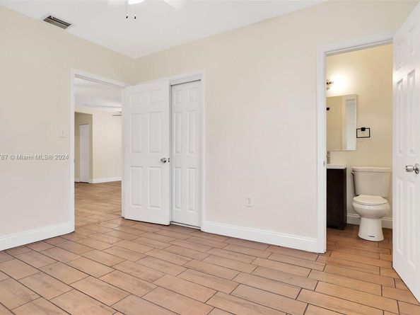 17130 NE 7th Ave, North Miami Beach FL 33162